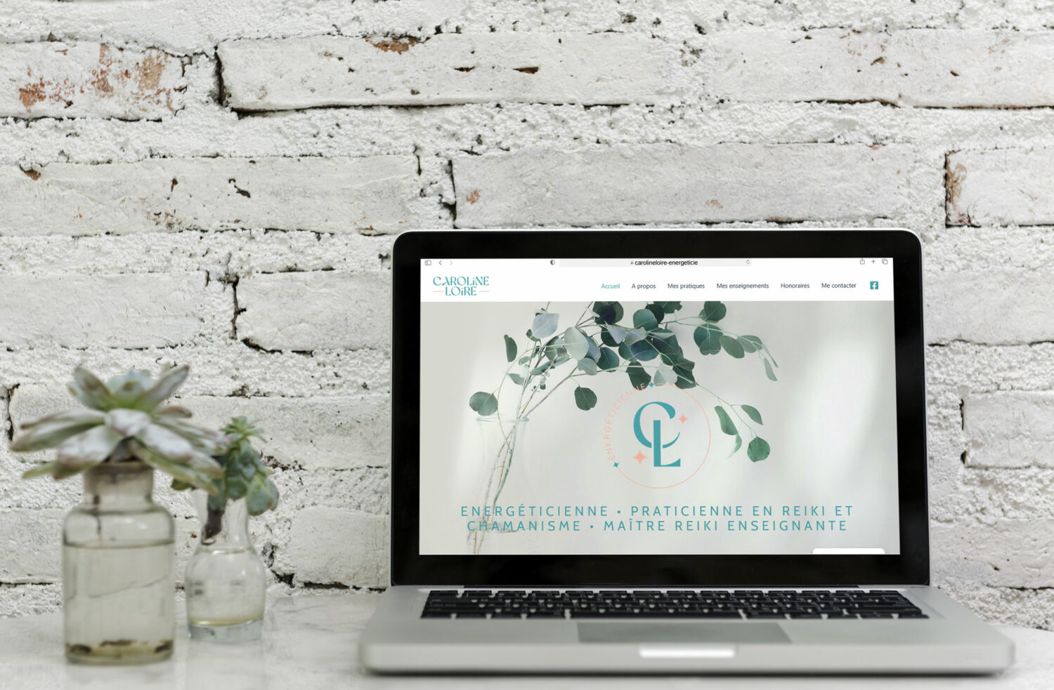 mockup-caroline-laptop